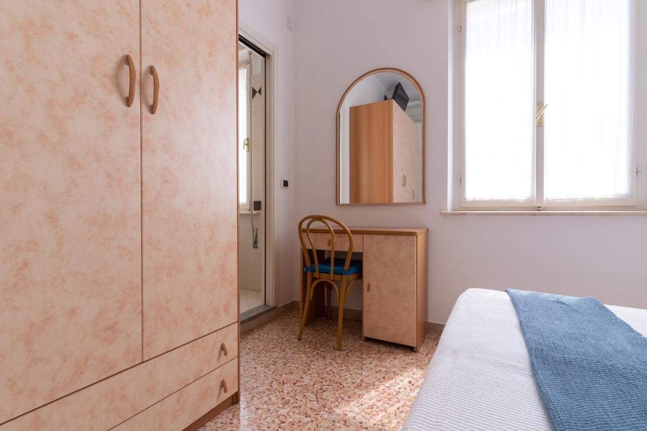 Hotel Greta B&B ريميني المظهر الخارجي الصورة