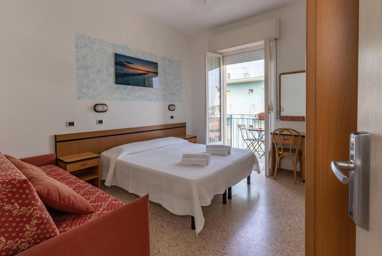 Hotel Greta B&B ريميني المظهر الخارجي الصورة